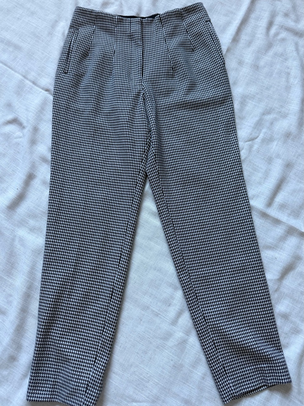 Express Black and White Houndstooth women’s Dress Pants